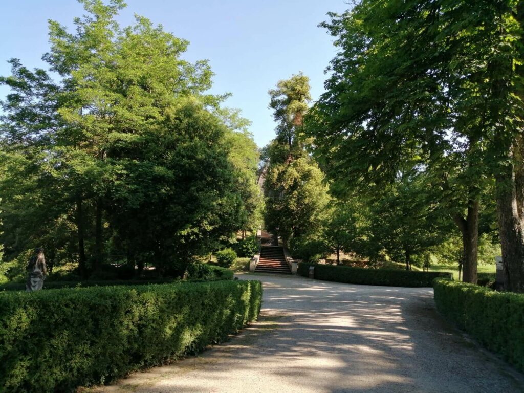 Parco Mediceo di Pratolino - Sensory walk through the green harmonies of the park
